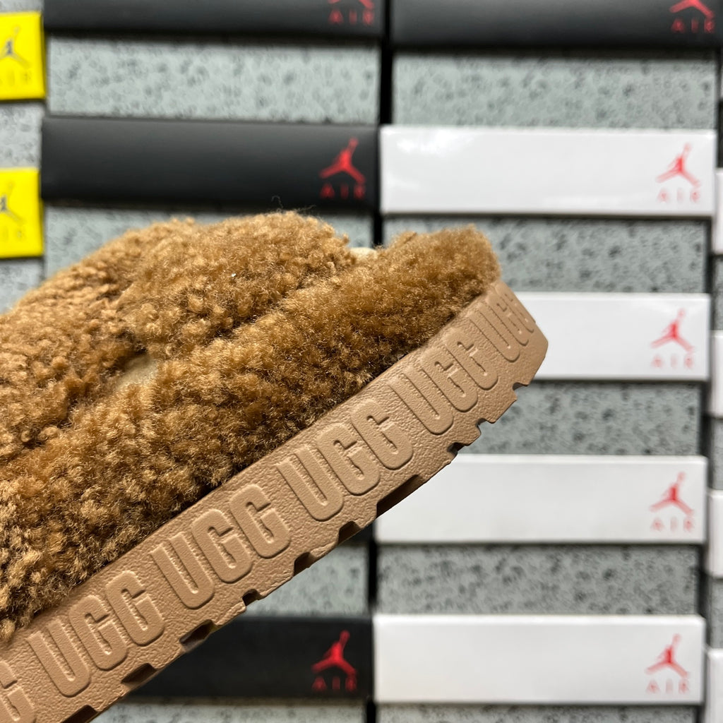 UGG Fluff Sugar Slide – Chestnut Teddy Shearling Crossband Sandal with Logo Jacquard Strap & Branded Sole