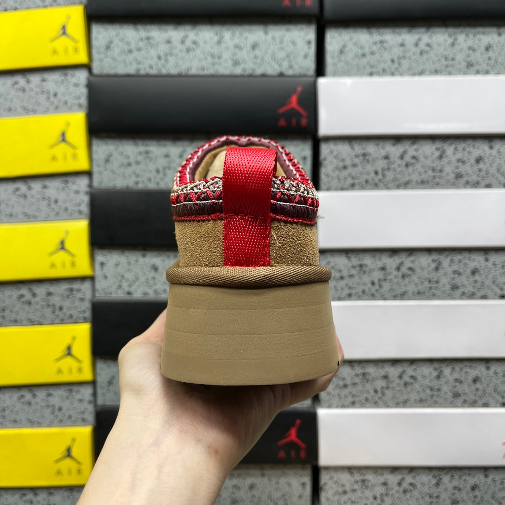 UGG Tazz Platform Slipper – Chestnut Suede with Red & Tan Woven Collar Trim