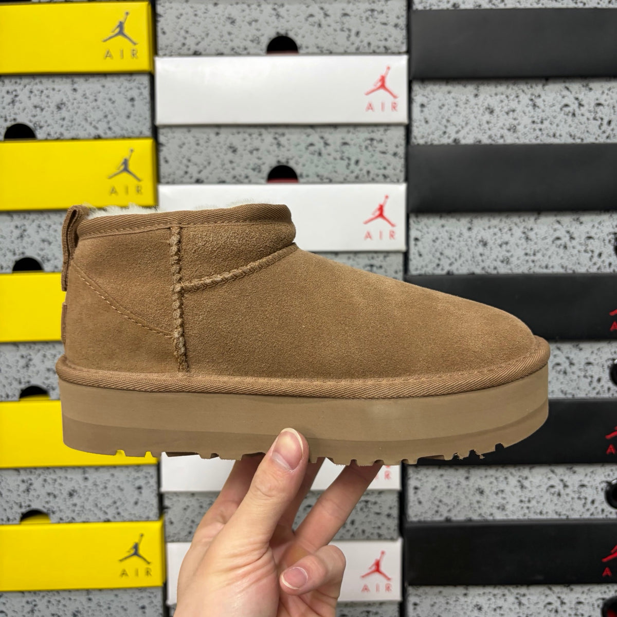 UGG Classic Ultra Mini Platform Boot – Chestnut Suede