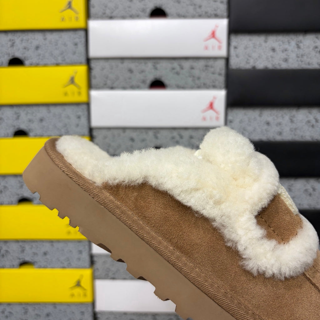 UGG Cozee Squish Slide – Chestnut Suede Open-Toe Sandal with Cream Shearling Knot Strap & Lug Sole