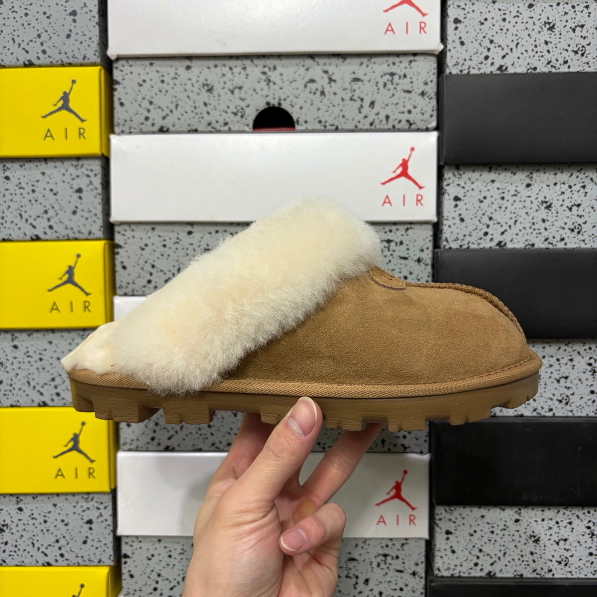UGG Disquette Platform Slipper – Chestnut Suede Open-Toe Slide with Oversized Cream Sheepskin Drape & Chunky Gum Lug Sole