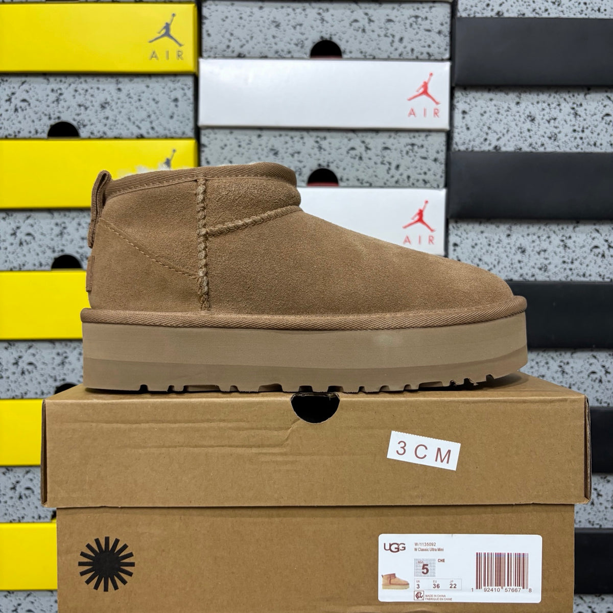 UGG Classic Ultra Mini Platform Boot – Chestnut Suede