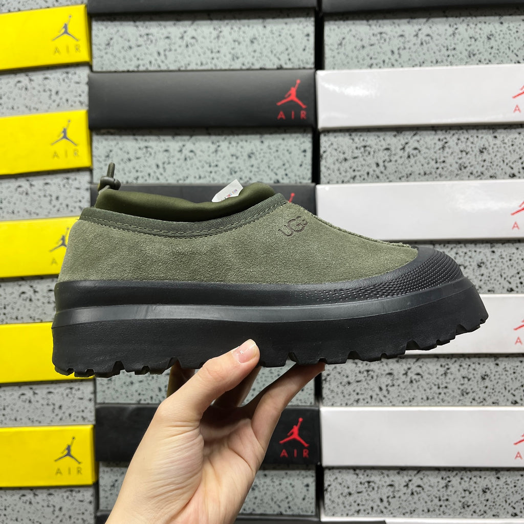 UGG Venture Daze – Army Green Suede Slip-On with Black Lug Sole & Sheepskin Lining