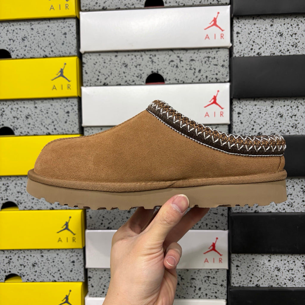 UGG Tazz Slipper – Chestnut Suede Open-Back Platform Mule with Contrast Braid Trim & Warm Gum Lug Sole