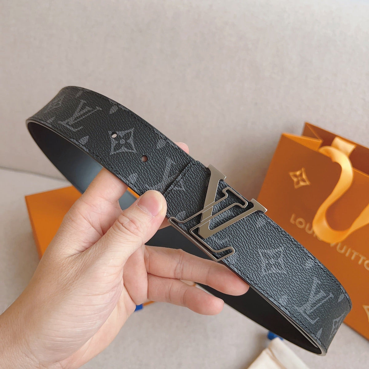 LOUIS VUITTON LV 25S BELT 40 MM IN BLACK MIX GREY CALFSKIN 593204