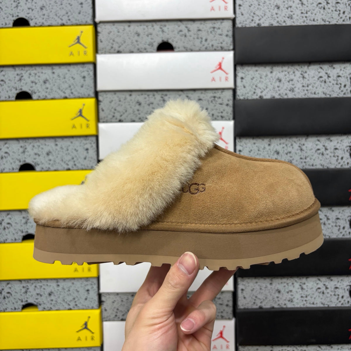 UGG Disquette Platform Slippers – Chestnut Suede & Shearling Fur Slide