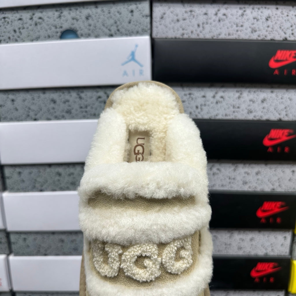 UGG Cozee Squish Slide – Sand Suede Open-Toe Sandal with Cream Shearling Knot Strap & Tonal Lug Sole