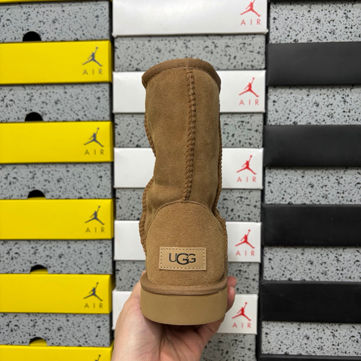 UGG Classic Short Boot – Chestnut Suede