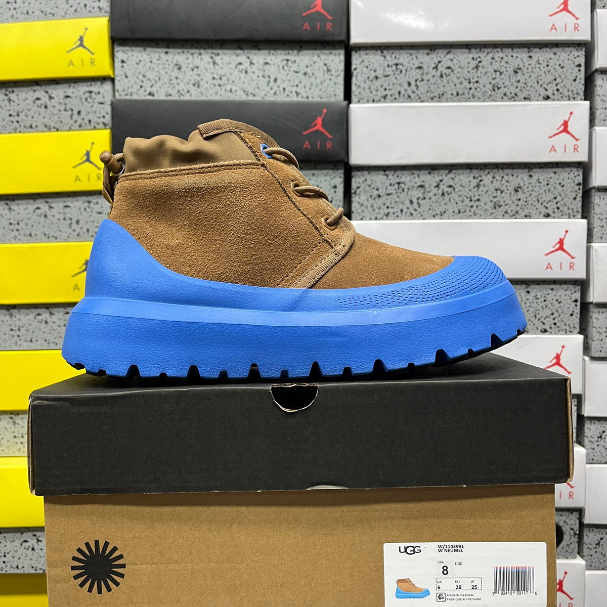 UGG Neumel Boot – Wheat Suede with Blue Lug Sole