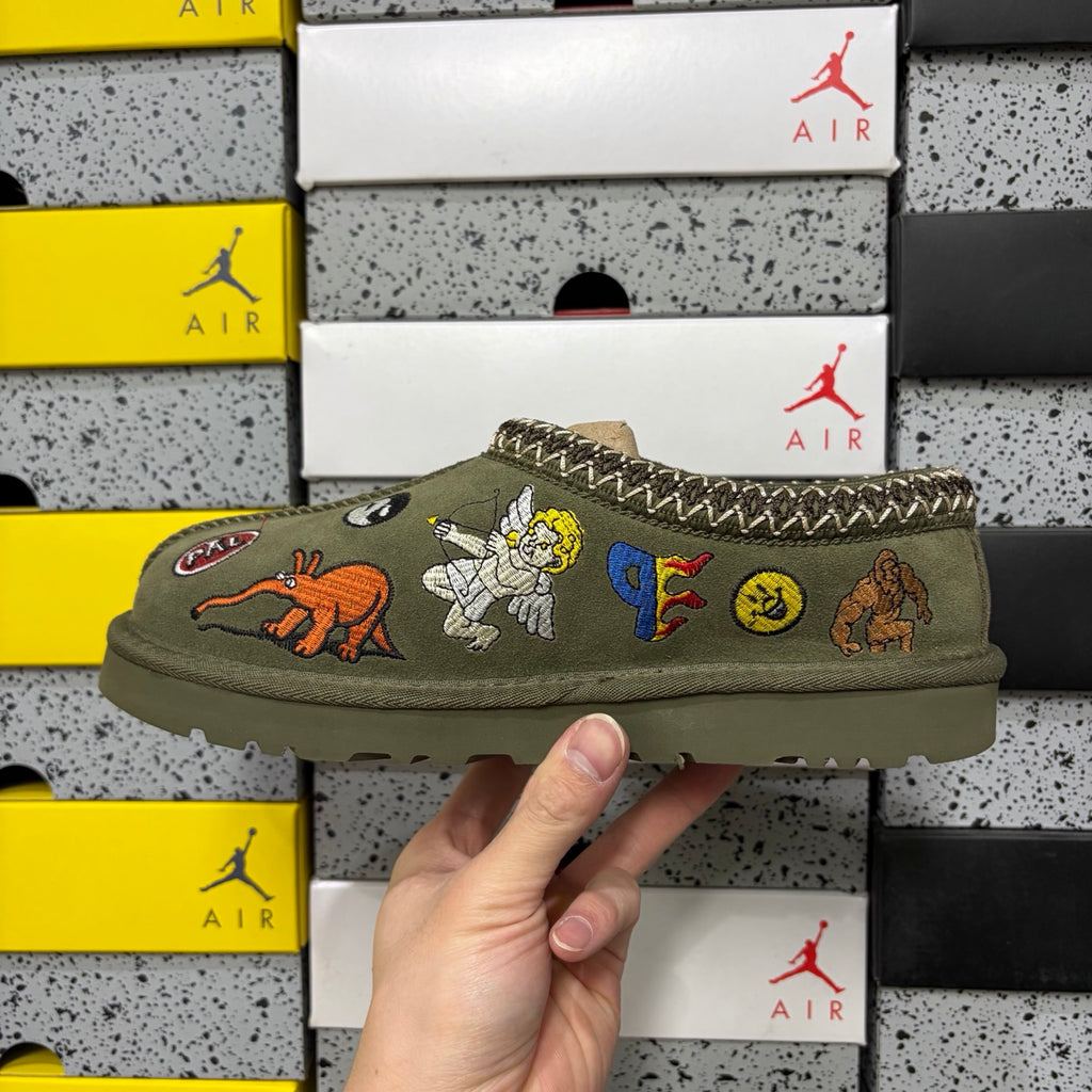 UGG × Palace Skateboards Tasman Slipper – Olive Suede with Embroidered Graphic Patches & Herringbone Braid Trim