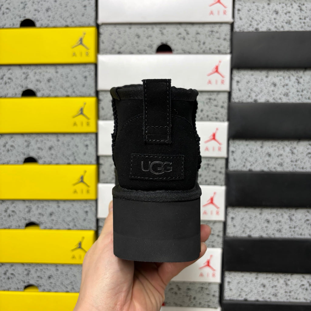 UGG Ultra Mini Platform Boot – All-Black Nubuck & Sherpa