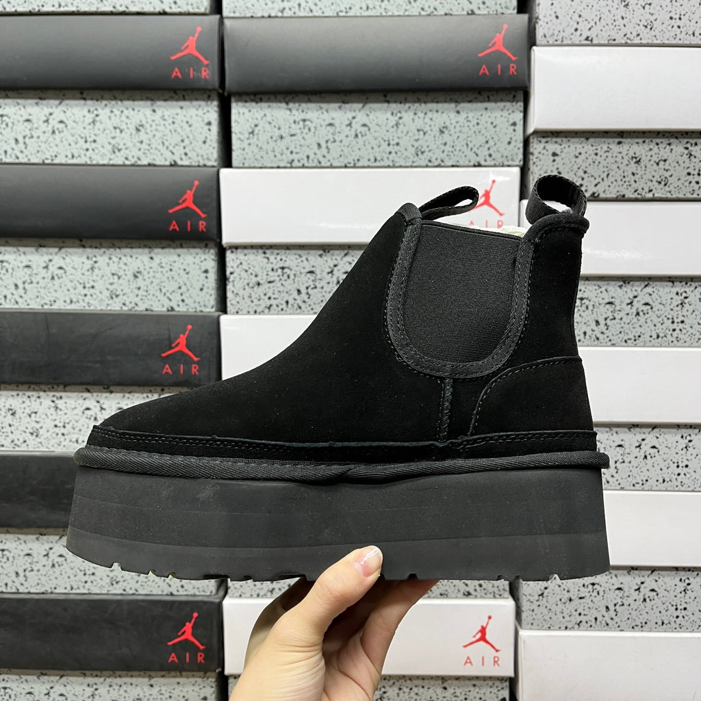 UGG Chelsea Boot – All-Black Suede with UGGPlush Lining & SugarSole