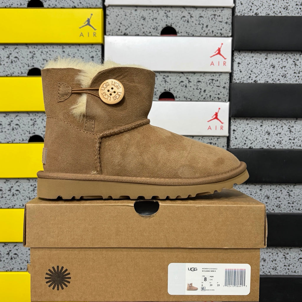 UGG Bailey Button Mini Boot – Chestnut Suede