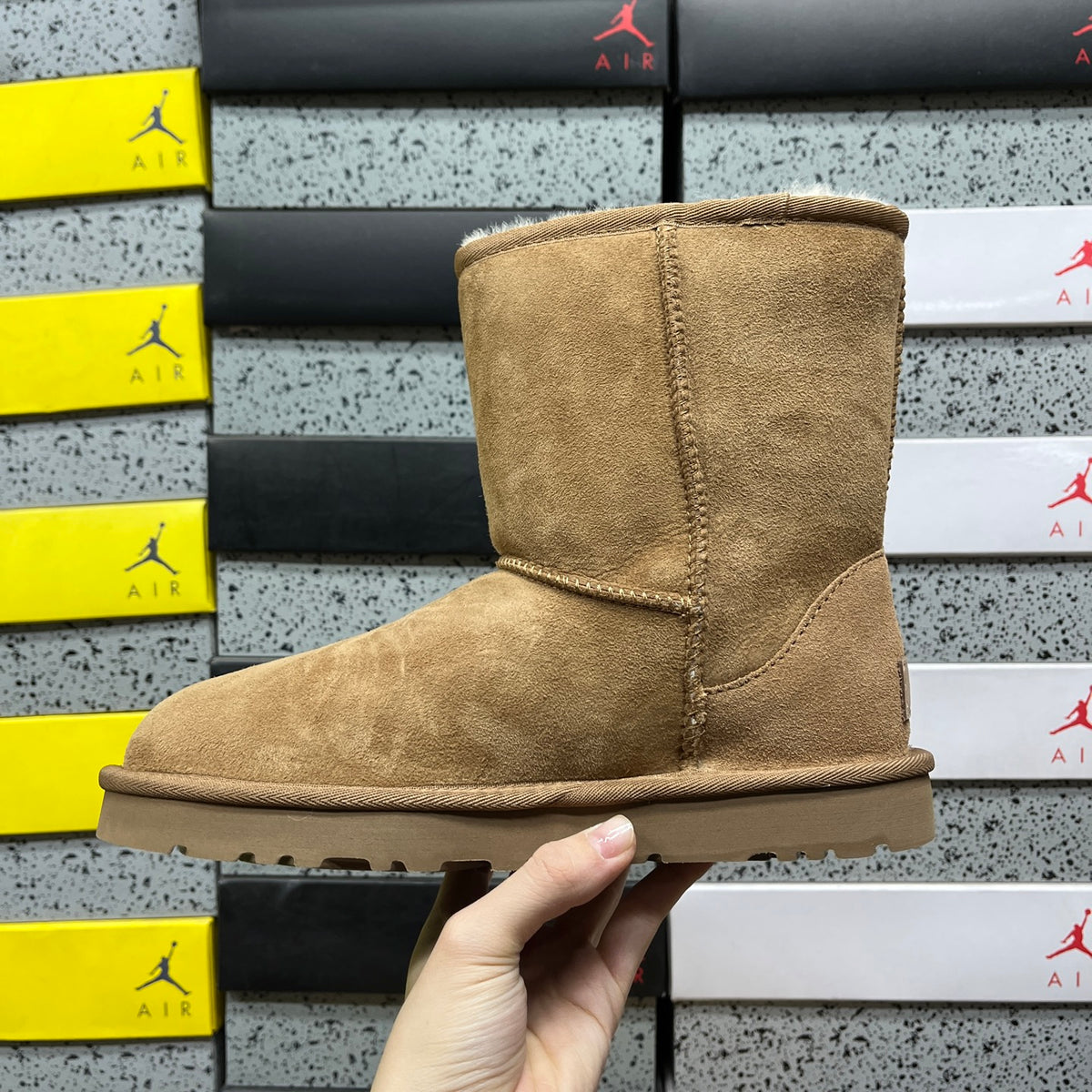UGG Classic Short Boot – Chestnut Suede