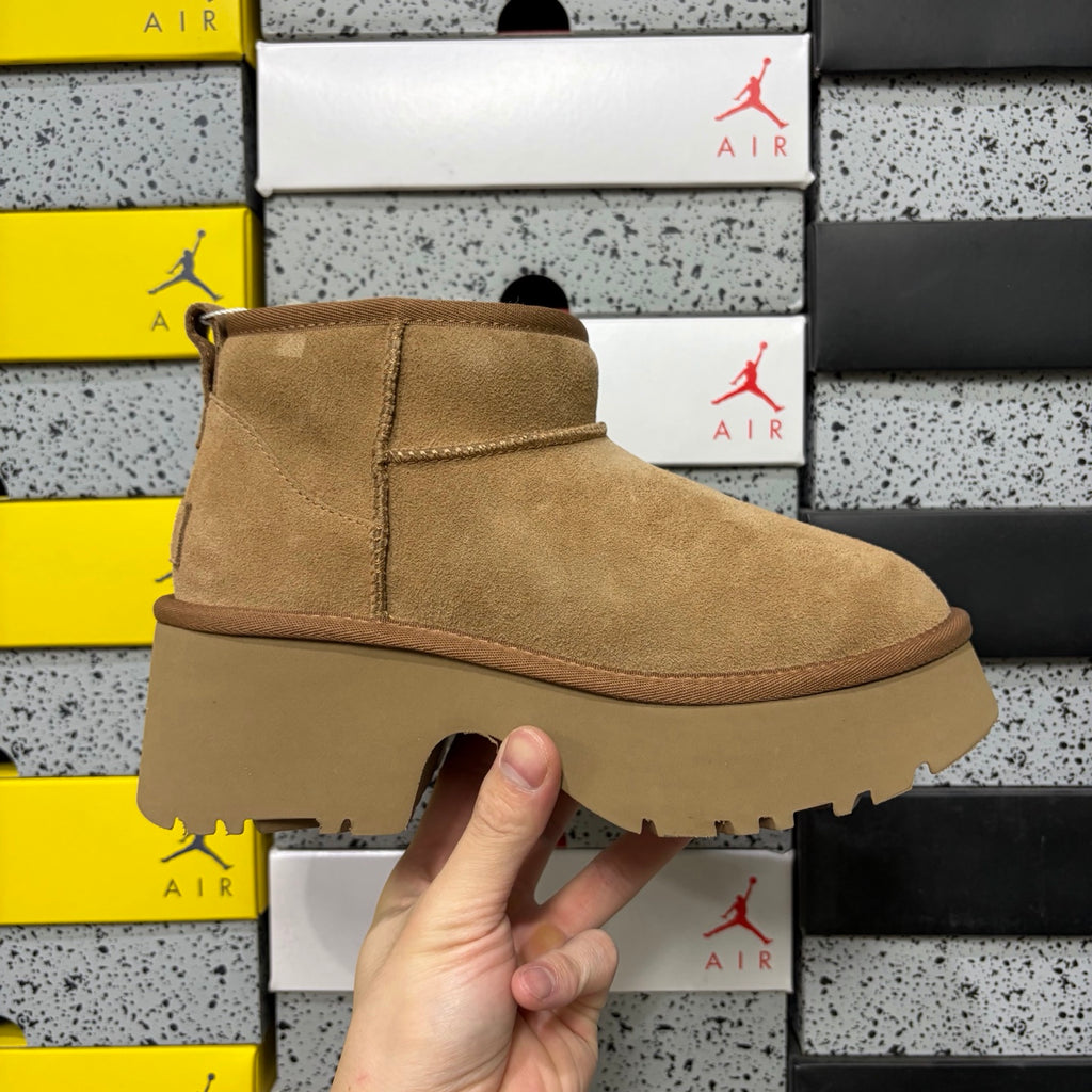 UGG Fisherman Low-Shaft Boot – Chestnut with Genuine Sheepskin Lining