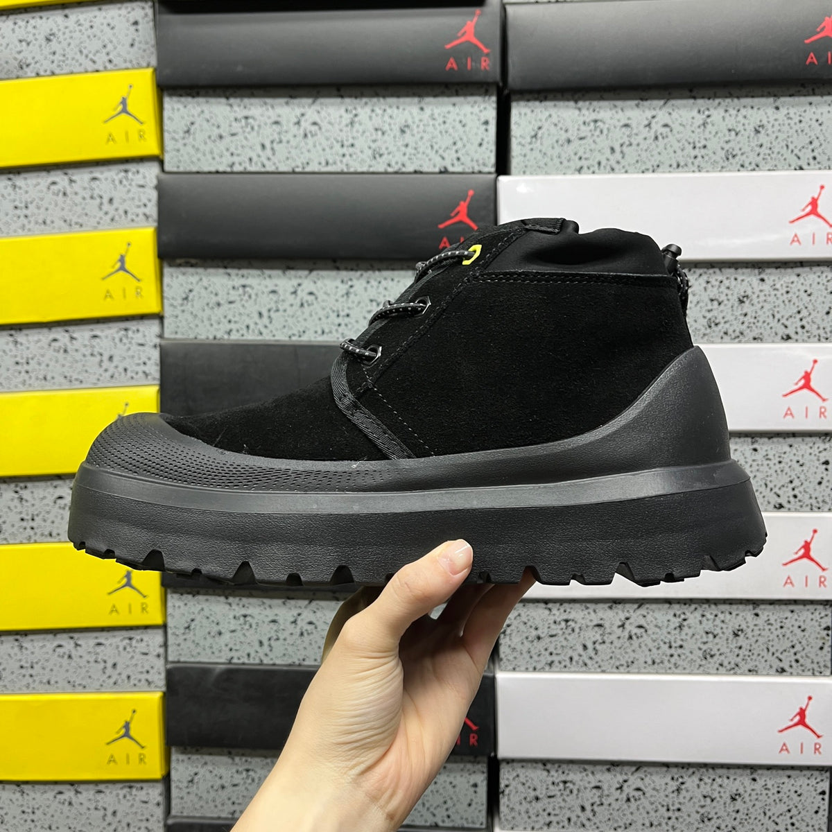 UGG Neumel Boot – All-Black Suede Chukka