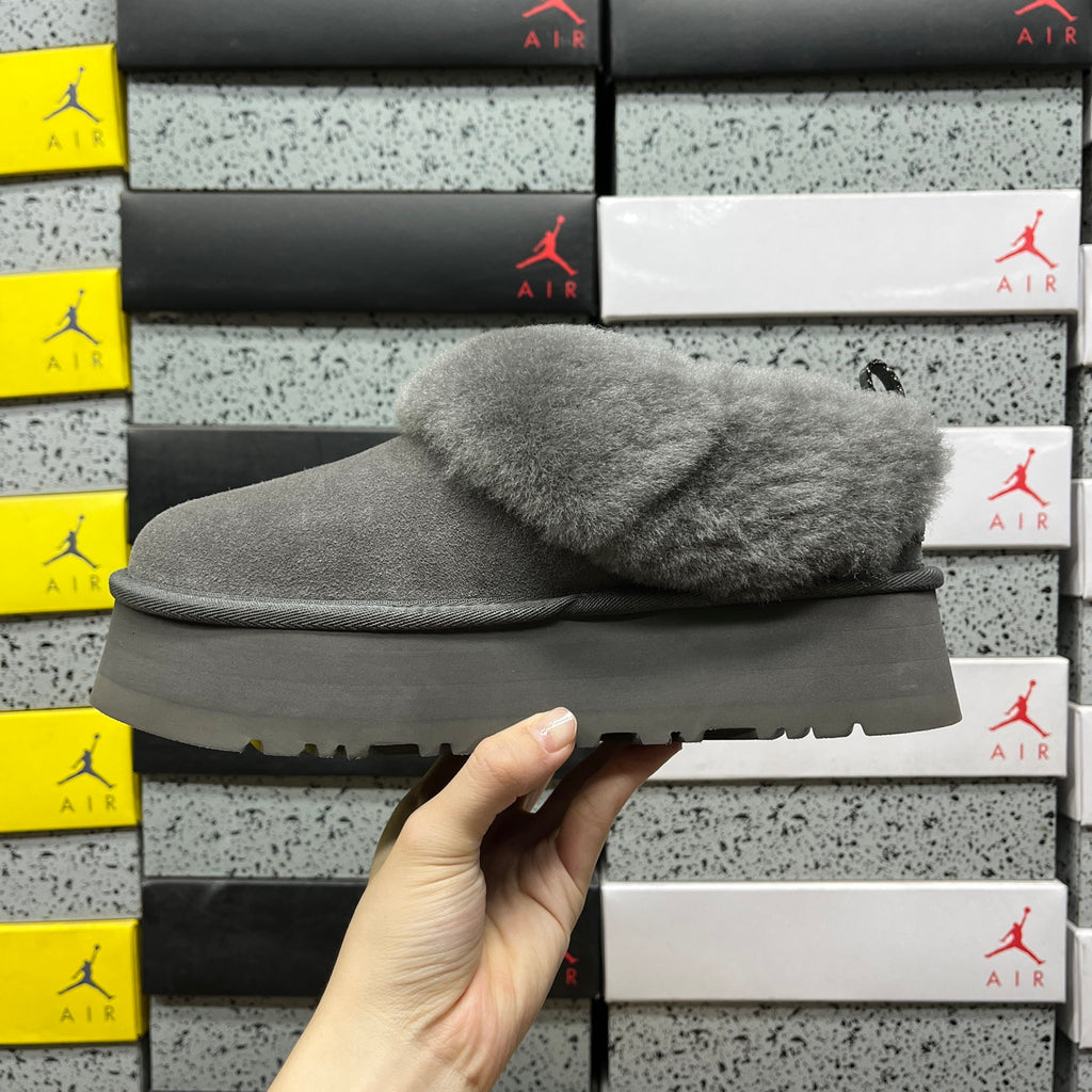 UGG Yazzelle – Grey Suede Platform Slipper with Plush Sheepskin Cuff & Chunky Lug Sole