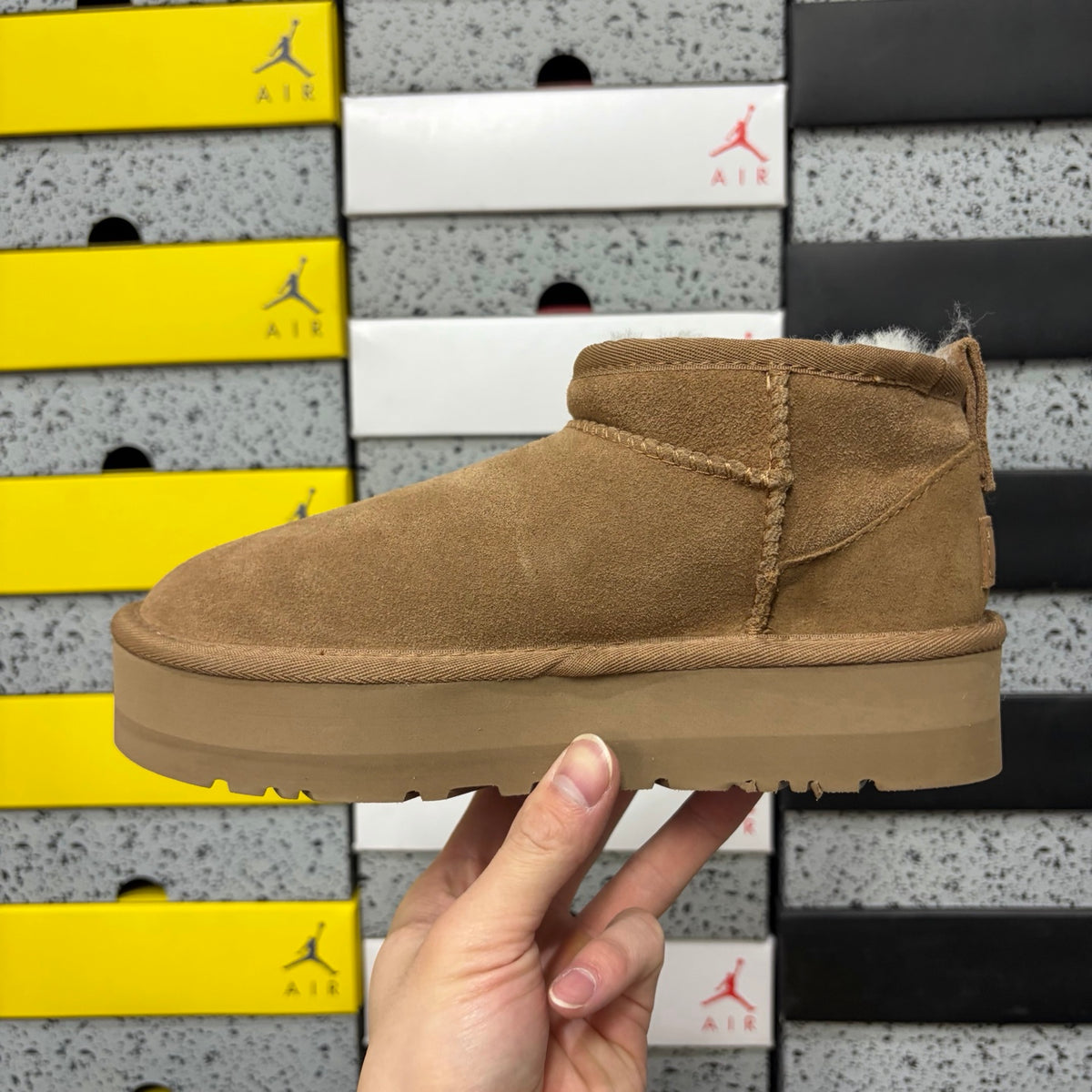 UGG Classic Ultra Mini Platform Boot – Chestnut Suede