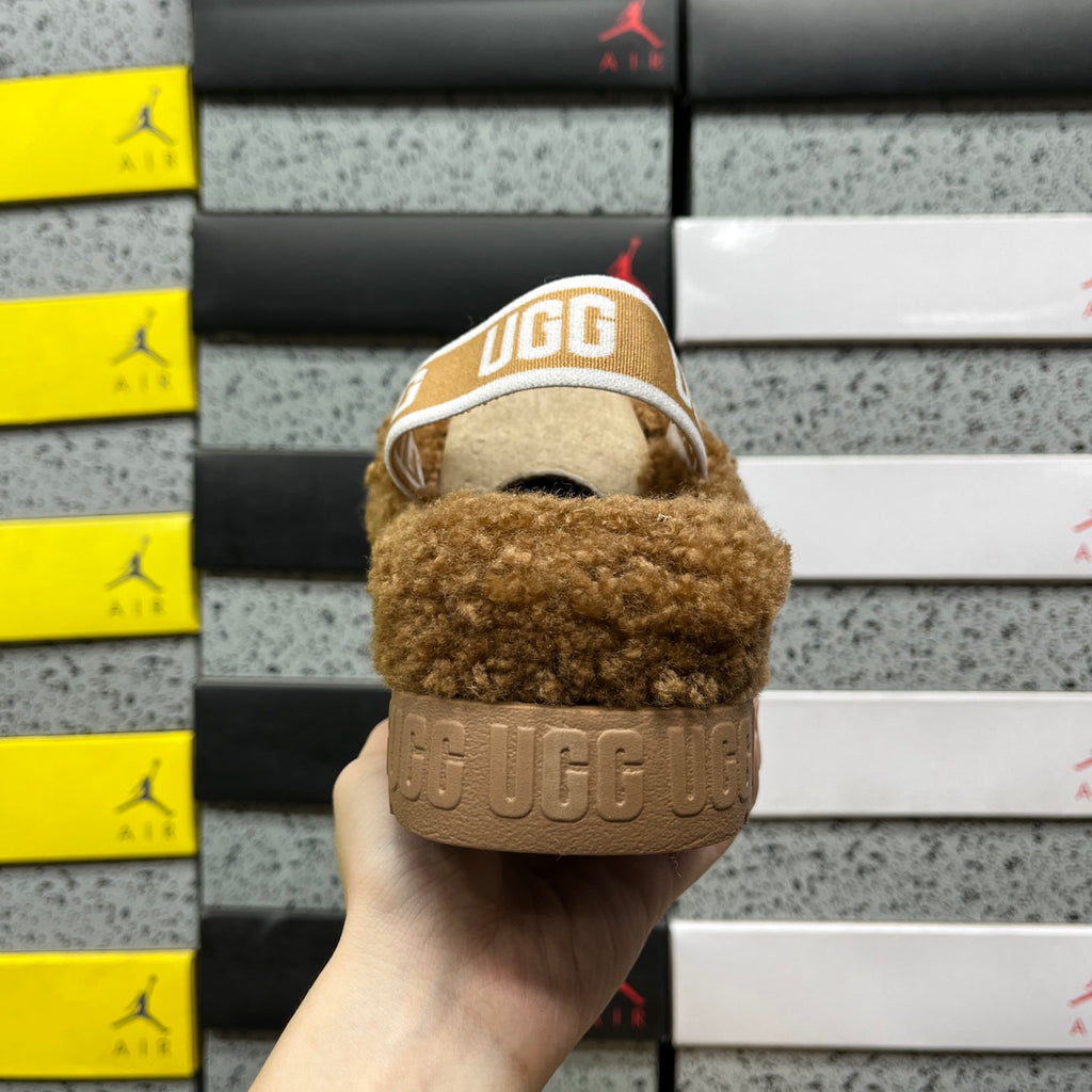 UGG Fluff Sugar Slide – Chestnut Teddy Shearling Crossband Sandal with Logo Jacquard Strap & Branded Sole