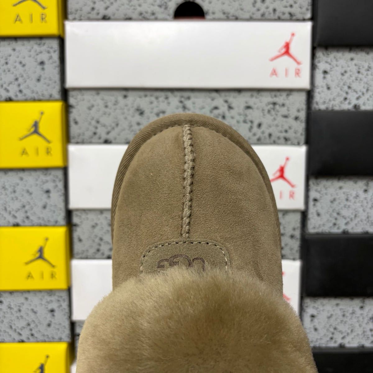 UGG Disquette Platform Slipper – Sand Suede Open-Toe Slide with Tonal Sand Sheepskin Drape & Chunky Gum Lug Sole