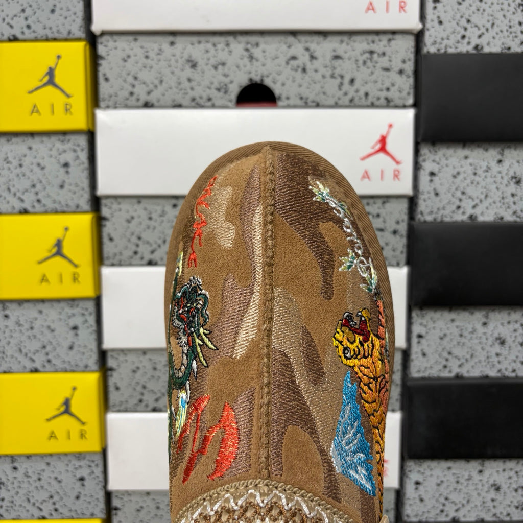 UGG Tazz Slipper – Chestnut Suede with Tiger & Mount Fuji Embroidery, Braid Trim & Platform Lug Sole