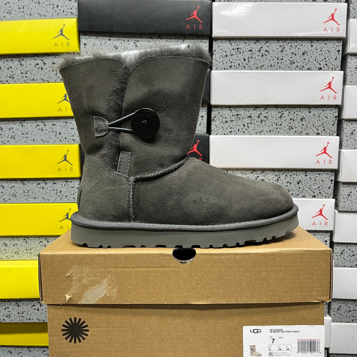 UGG Bailey Button II Boot – Grey Suede