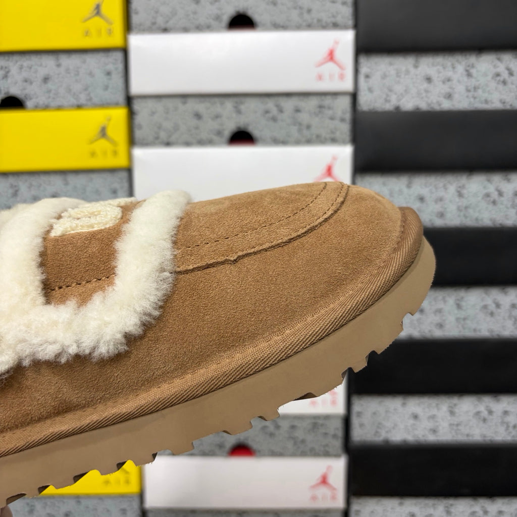 UGG Cozee Squish Slide – Chestnut Suede Open-Toe Sandal with Cream Shearling Knot Strap & Lug Sole