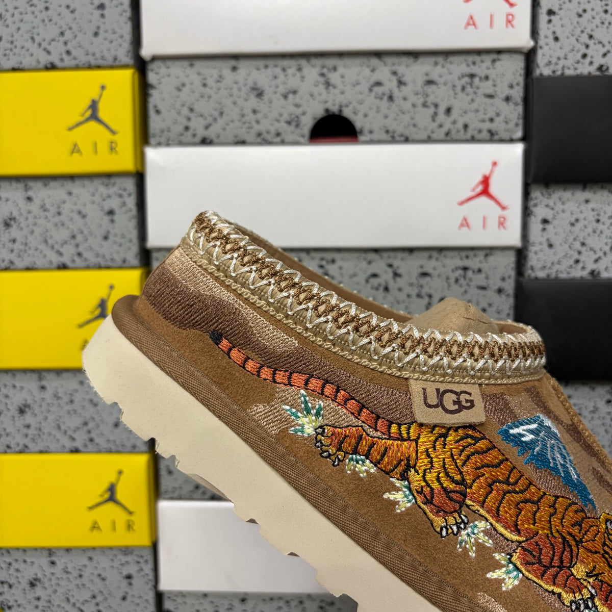 UGG Tazz Slipper – Chestnut Suede with Tiger & Mount Fuji Embroidery, Braid Trim & Platform Lug Sole