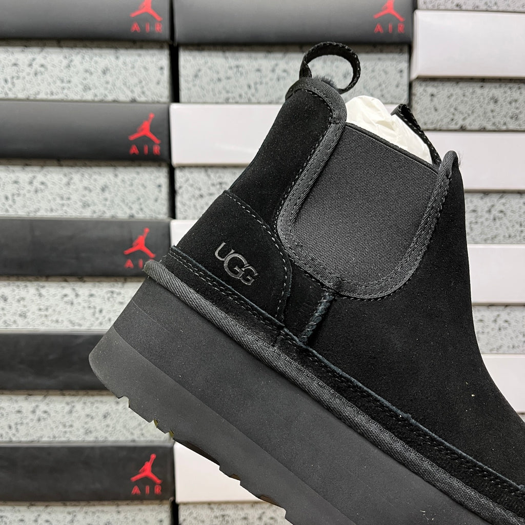 UGG Chelsea Boot – All-Black Suede with UGGPlush Lining & SugarSole