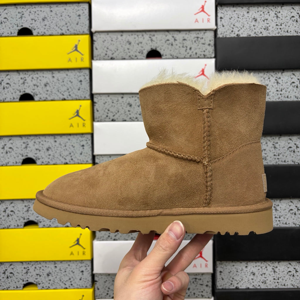 UGG Bailey Button Mini Boot – Chestnut Suede