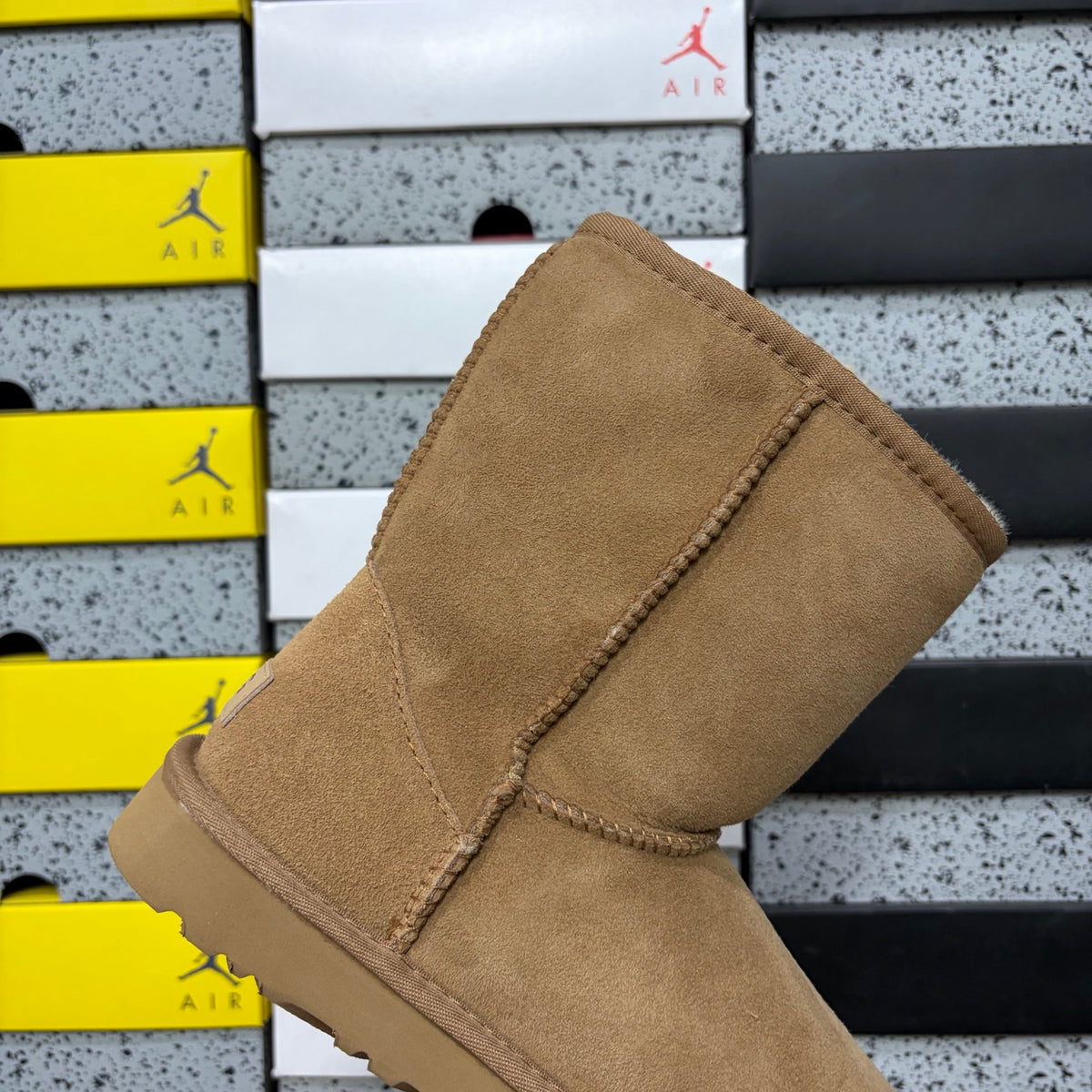 UGG Classic Short Boot – Chestnut Suede