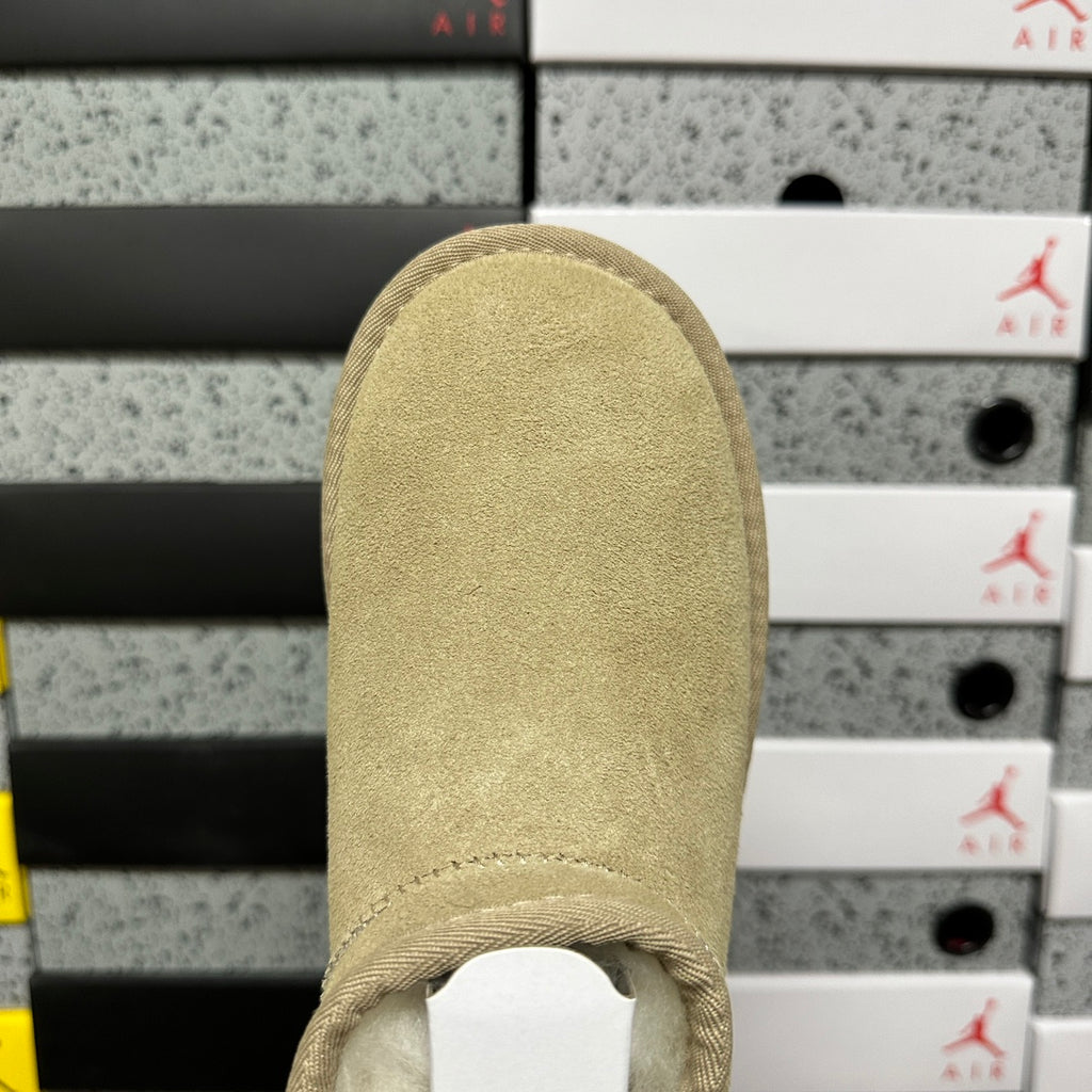 UGG Classic Ultra Mini Platform Boot – Sand Suede