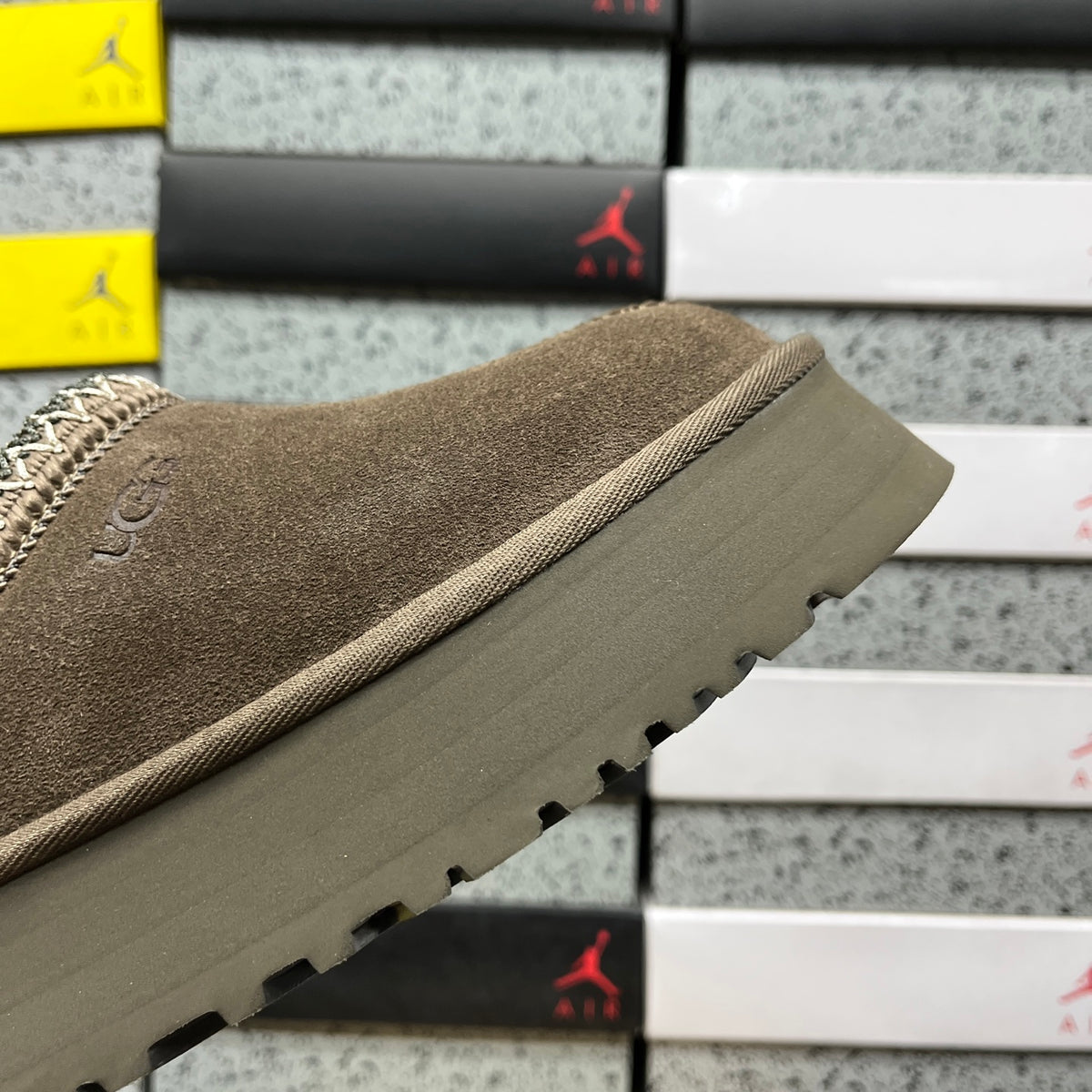UGG Tazz Platform Slipper – Olive Suede with Embroidered Collar Trim