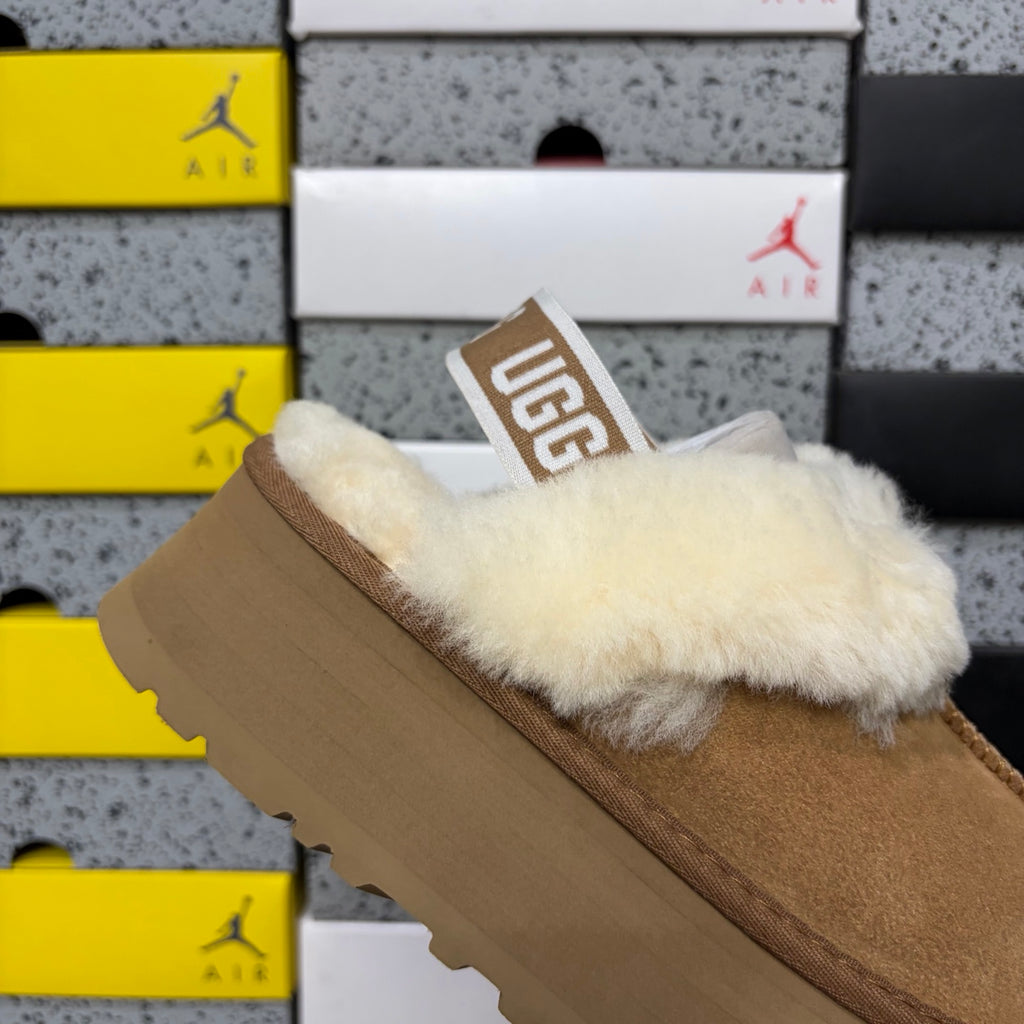 UGG Star Strap Slide – Chestnut with Genuine Sheepskin Footbed