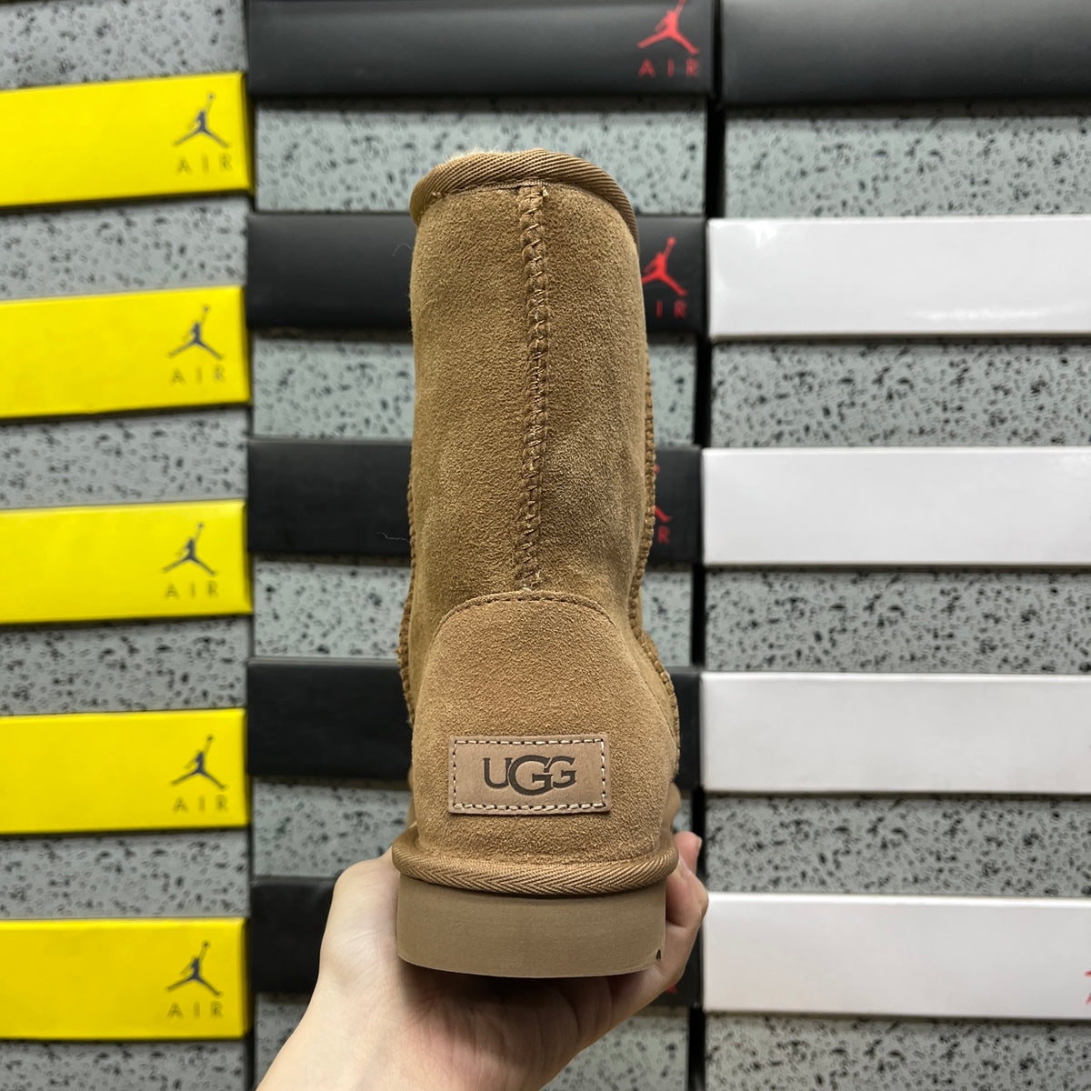 UGG Classic Short Boot – Chestnut Suede