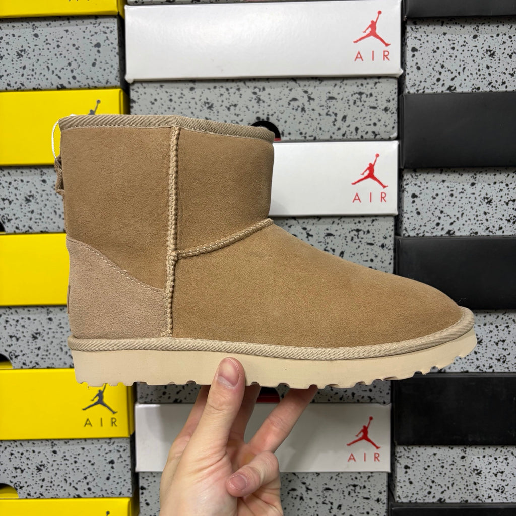 UGG Kallen Lace – Chestnut Suede Platform Bootie with Cream Sheepskin Cuff