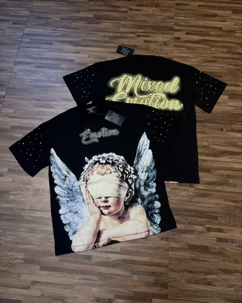 MIXED EMOTION Angel Graphic Pearl-Sleeve T-Shirt