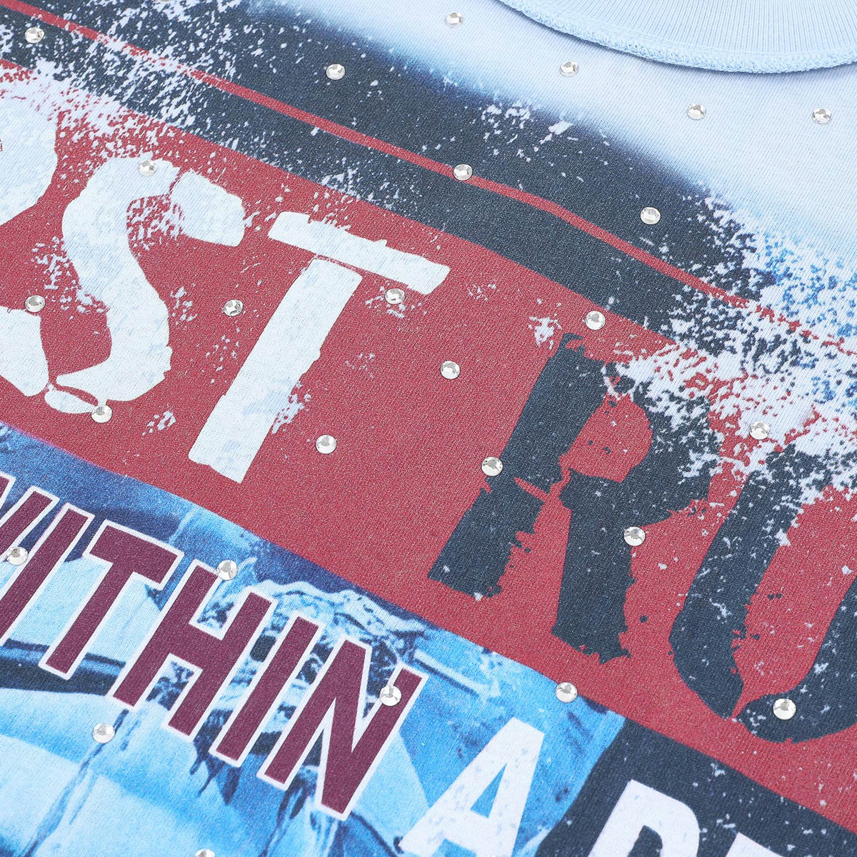 FIRST ROW Lost Utopia Ruins Dream Cropped T-Shirt