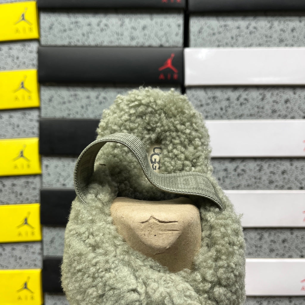 UGG Fluff Sugar Slide – Sage Teddy Shearling Crossband Sandal with Tonal Elastic Strap & Branded Platform