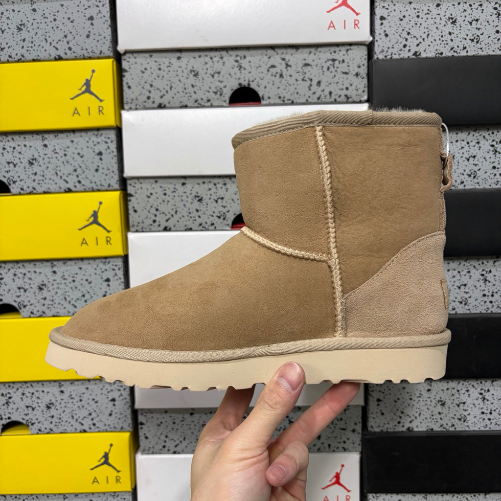 UGG Kallen Lace – Chestnut Suede Platform Bootie with Cream Sheepskin Cuff