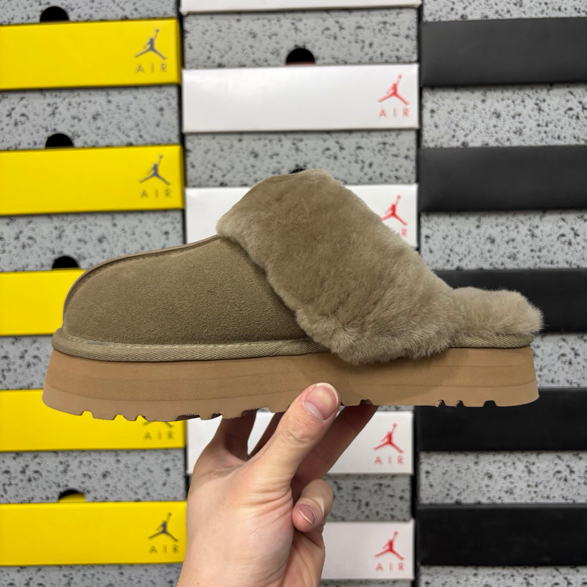 UGG Disquette Platform Slippers – Sand Suede & Shearling Fur Slide