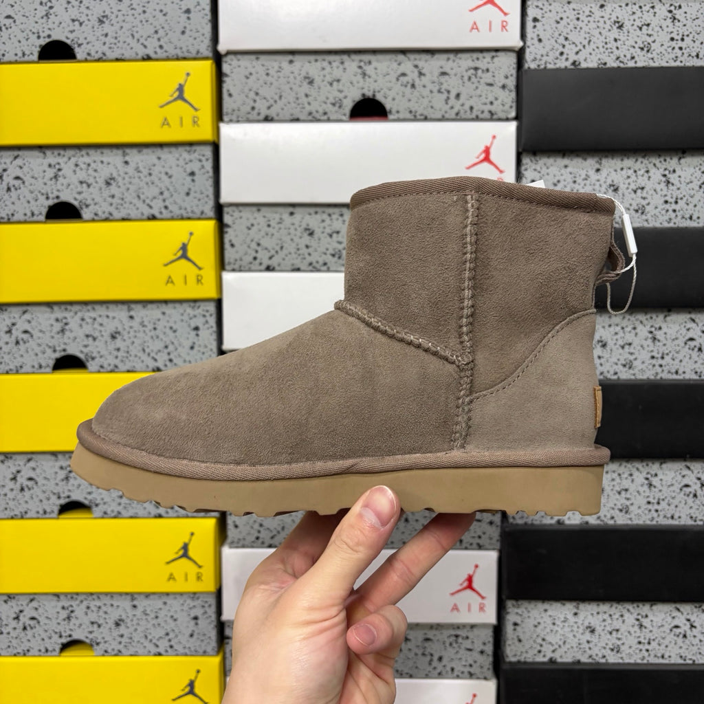 UGG Kallen Lace – Chestnut Suede Platform Bootie with Cream Sheepskin Cuff