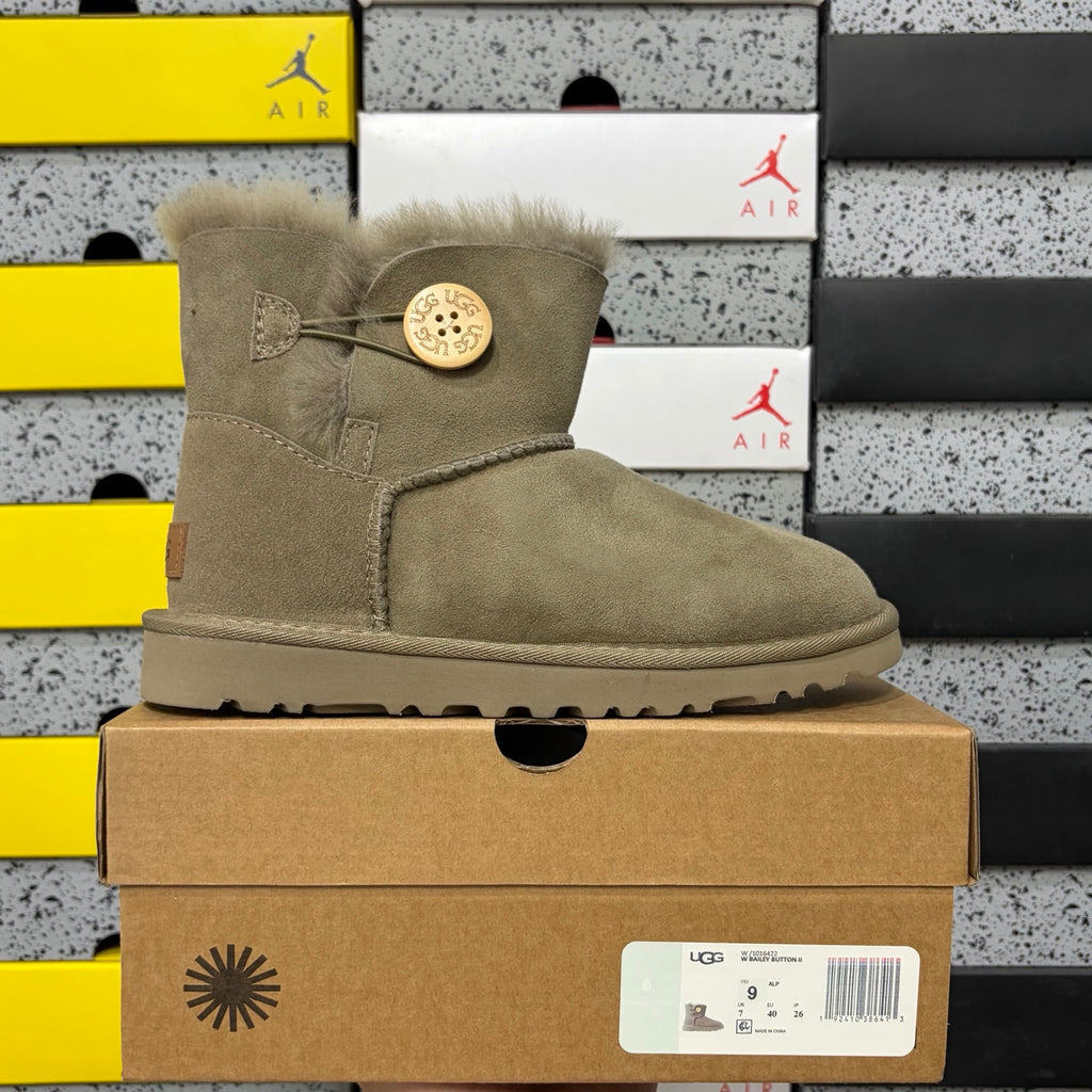 UGG Bailey Button Mini Boot – Khaki Suede