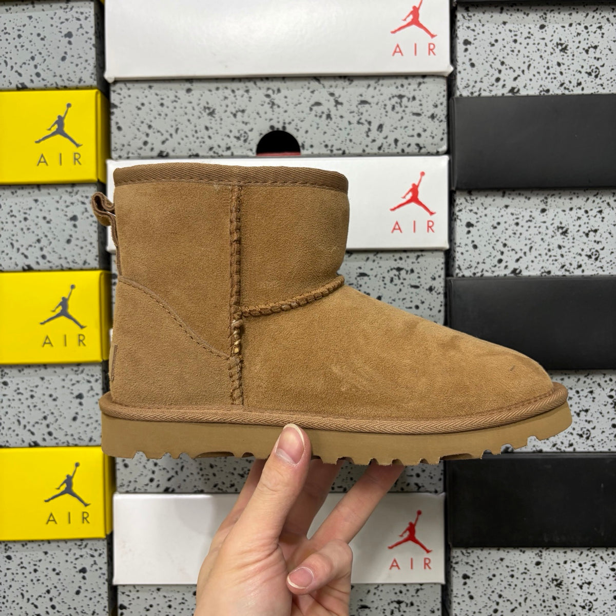 UGG Classic Mini Boot – Chestnut Suede