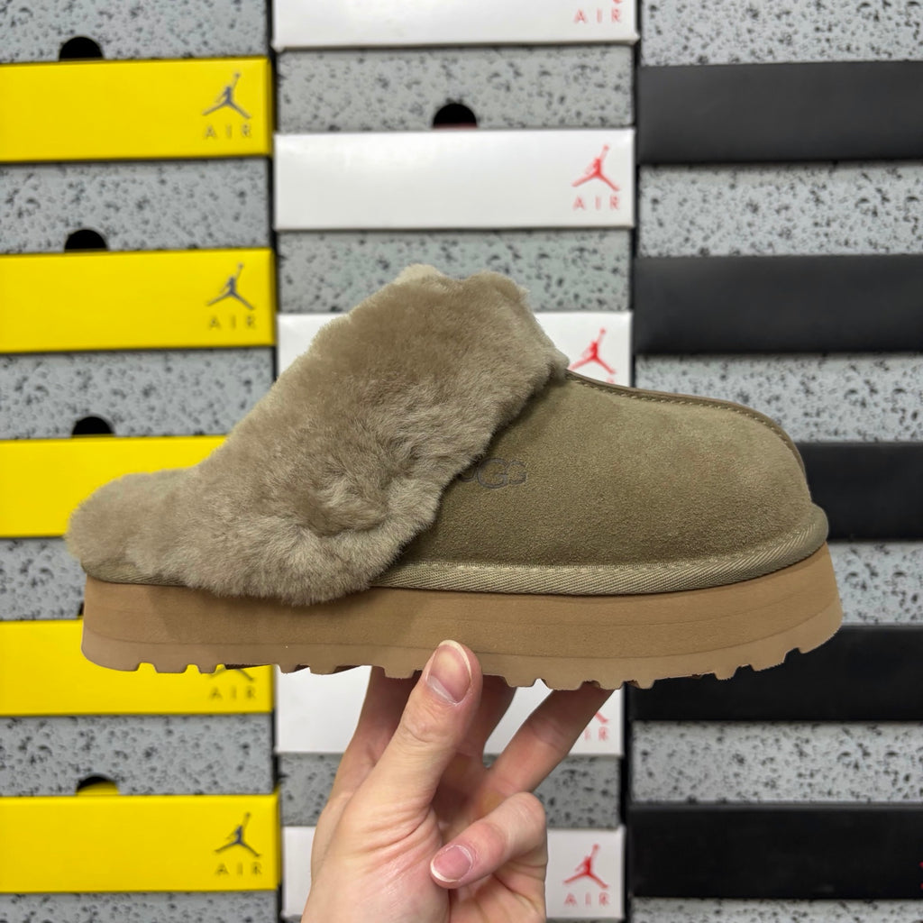 UGG Disquette Platform Slippers – Sand Suede & Shearling Fur Slide