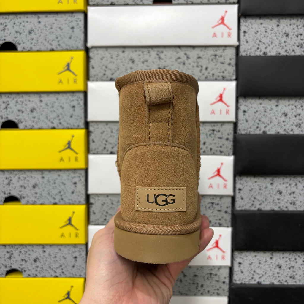 UGG Classic Mini Boot – Chestnut Suede