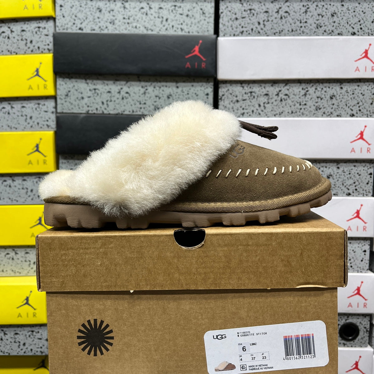 UGG Goldenstar Clog – Sand Suede Open-Back Mule with Plush Sheepskin Cuff & Tonal Lug Sole