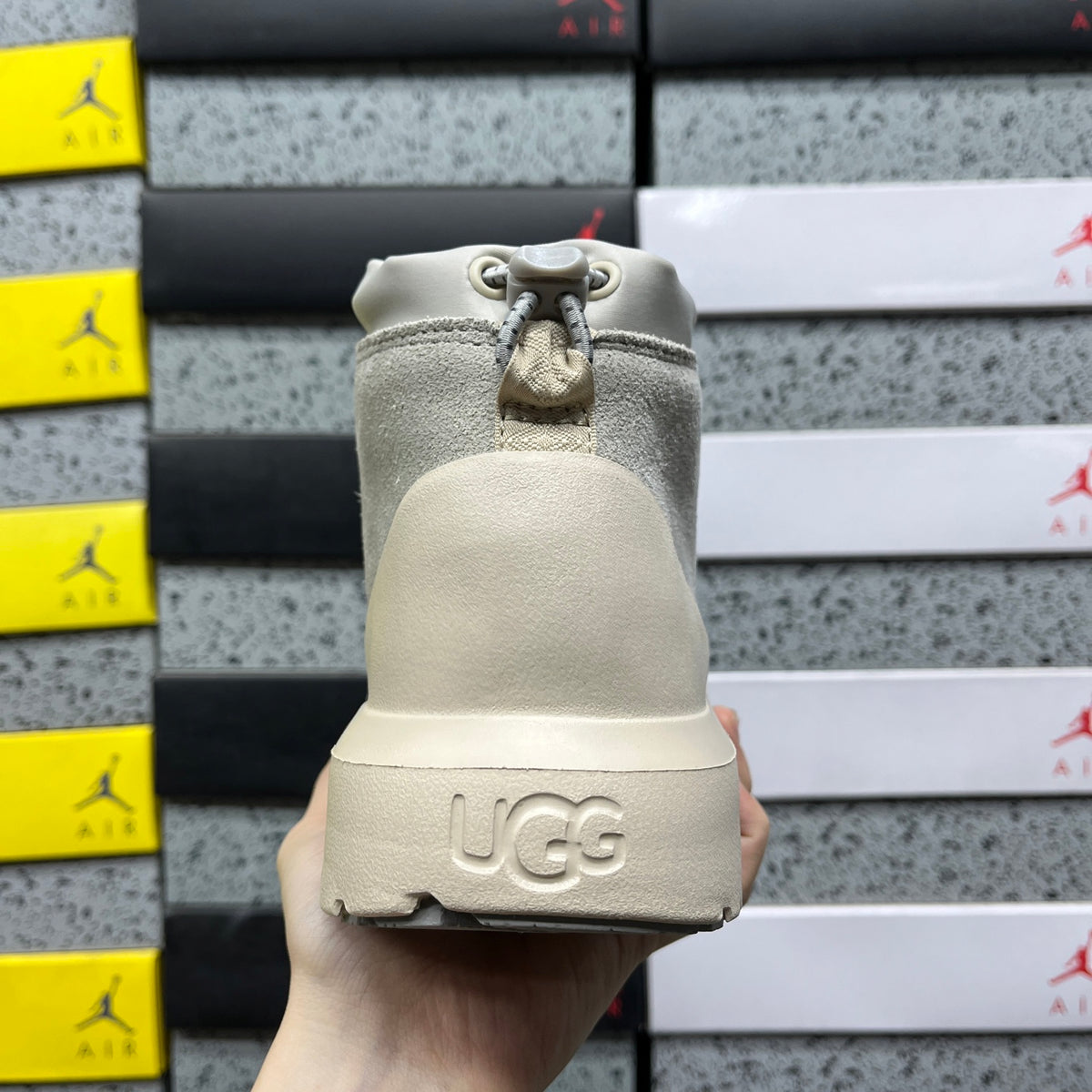 UGG Neumel Boot – Light Grey Suede Chukka