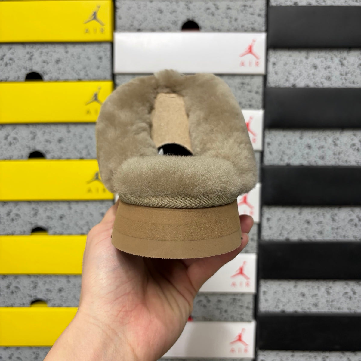 UGG Disquette Platform Slippers – Sand Suede & Shearling Fur Slide