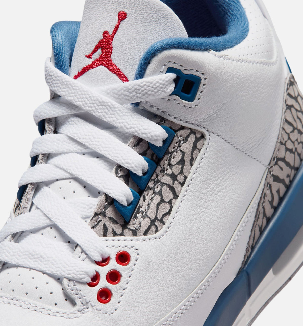 Air Jordan 3 Retro OG True Blue Grade School – White/Fire Red/True Blue